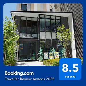4* מלון Grids Premium Namba
